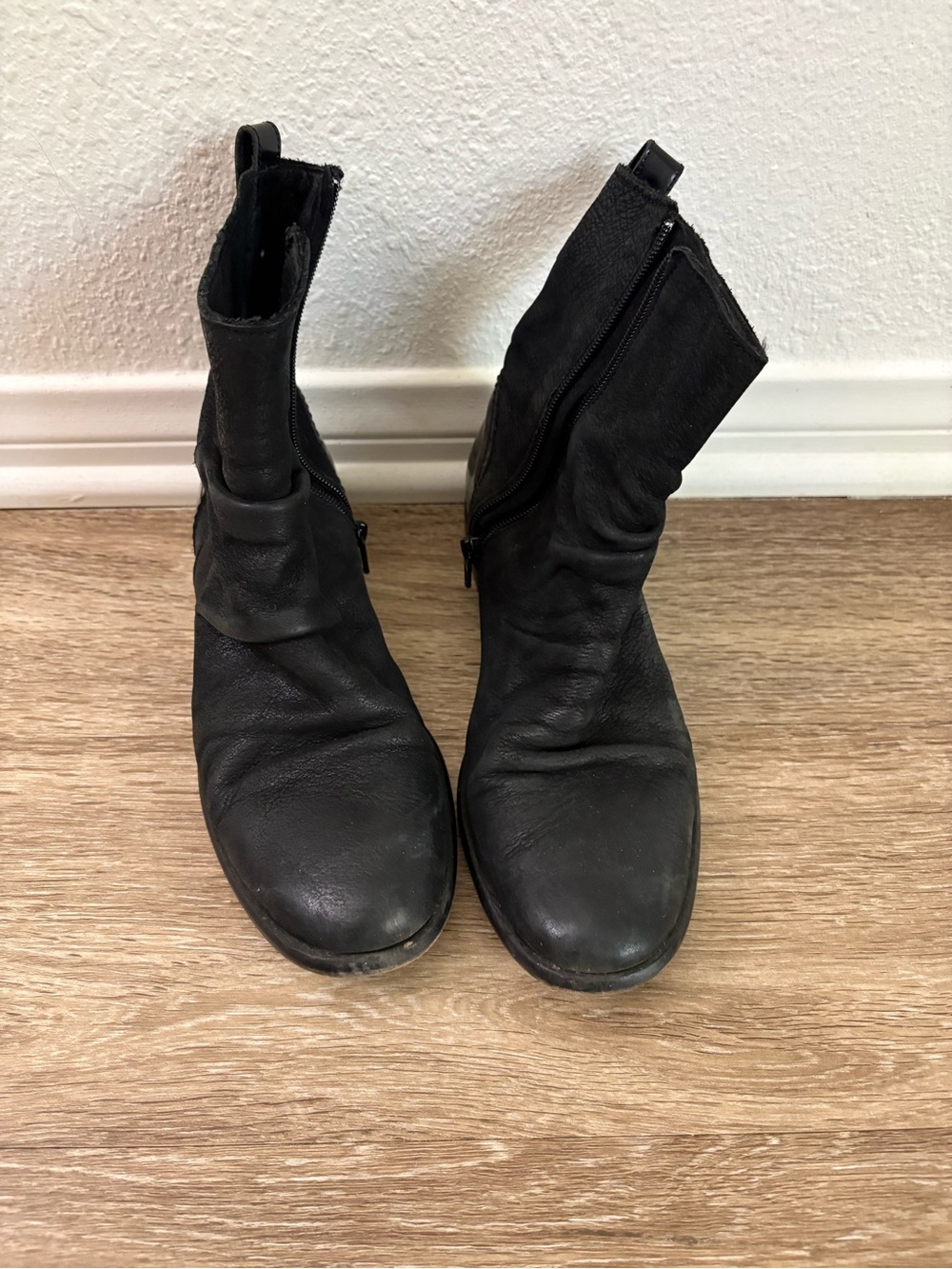 Vintage Black Leather Ankle Boots EU 37